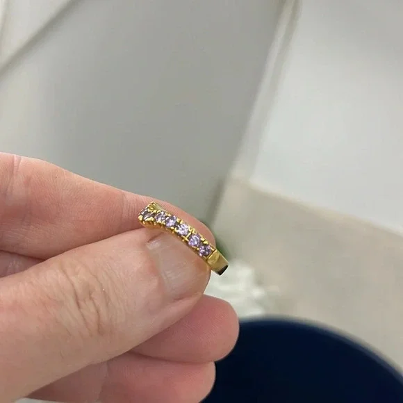 Vintage SETA Gold-Tone Ring with Sparkling Stones, Size 6 - Picture 15 of 17